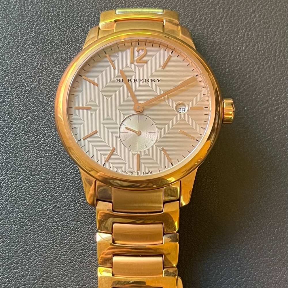 Burberry Men’s Classic Round Watch – Model BU10013